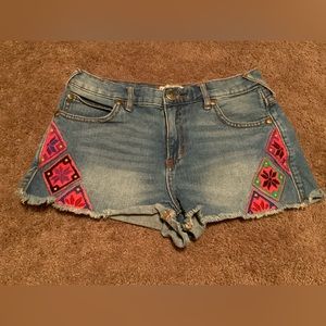 Free People Aztec shorts. Size 26.     Waist: flat 14”, length: 10”, rise: 3.5”